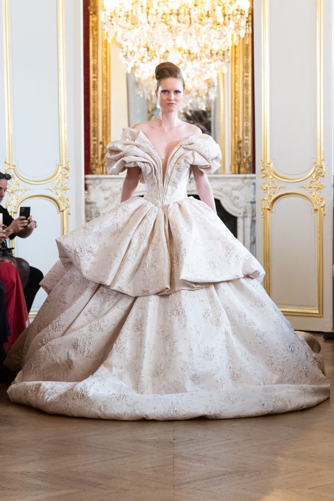 FOVARI Couture Collection Fall Winter 2022 - 2023 - Paris Haute Couture Fashion Week  Credit Courtesy Of FOVARI